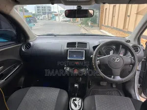 Toyota IST 2008 Silver