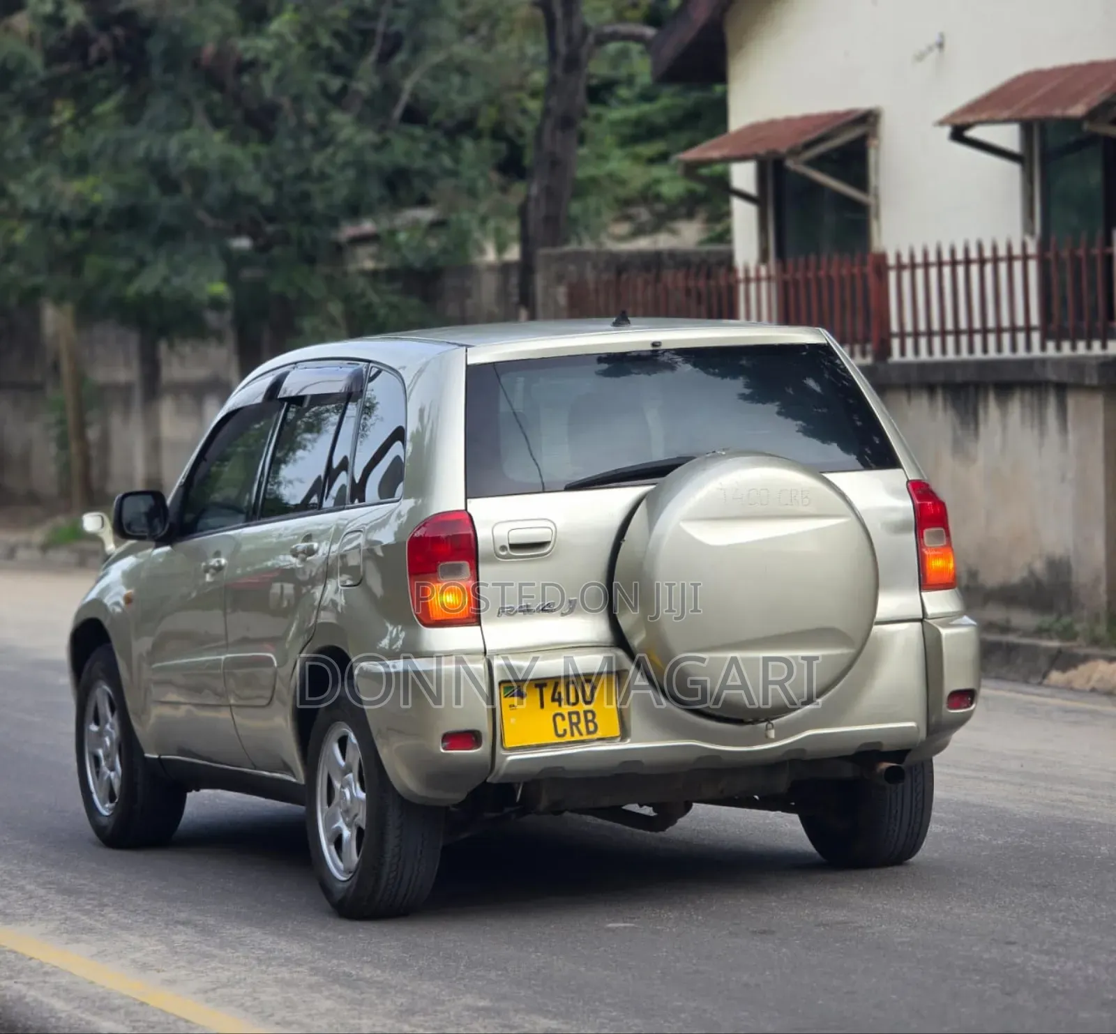 Toyota RAV4 2004 Gold