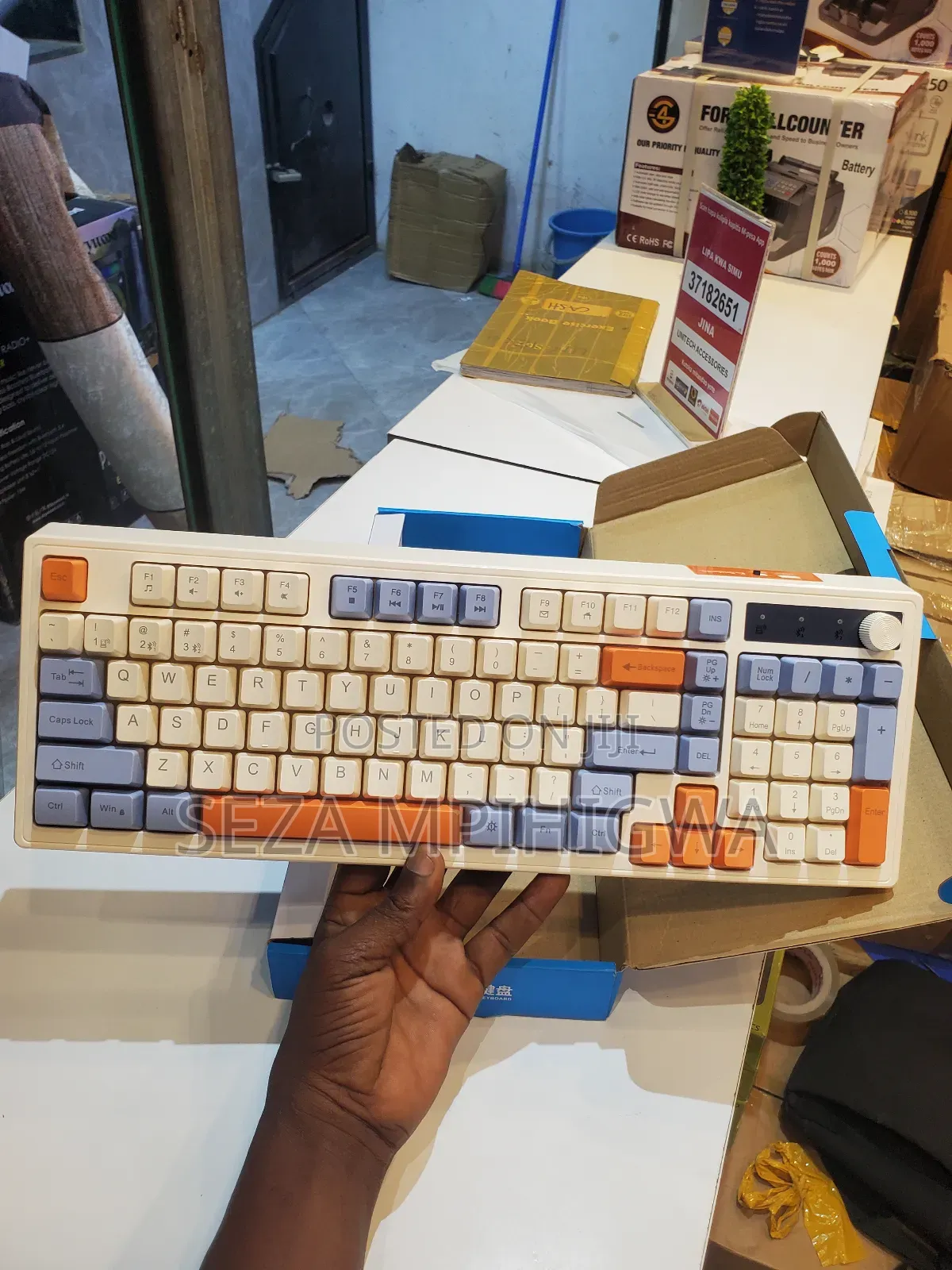Two Modes Wireless Keyboard