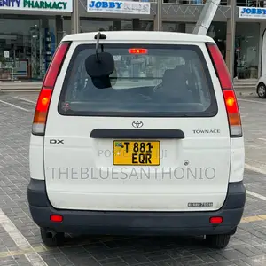 Toyota LiteAce Noah 1999 White