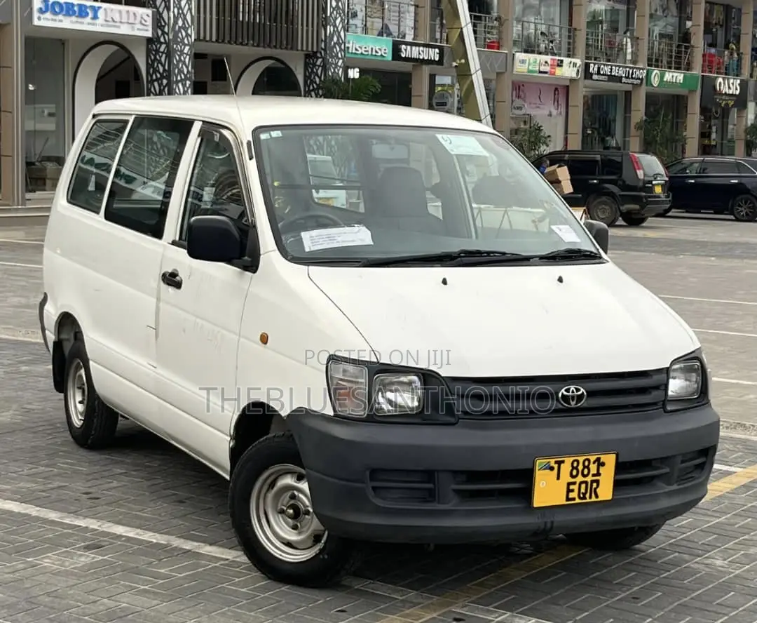 Toyota LiteAce Noah 1999 White