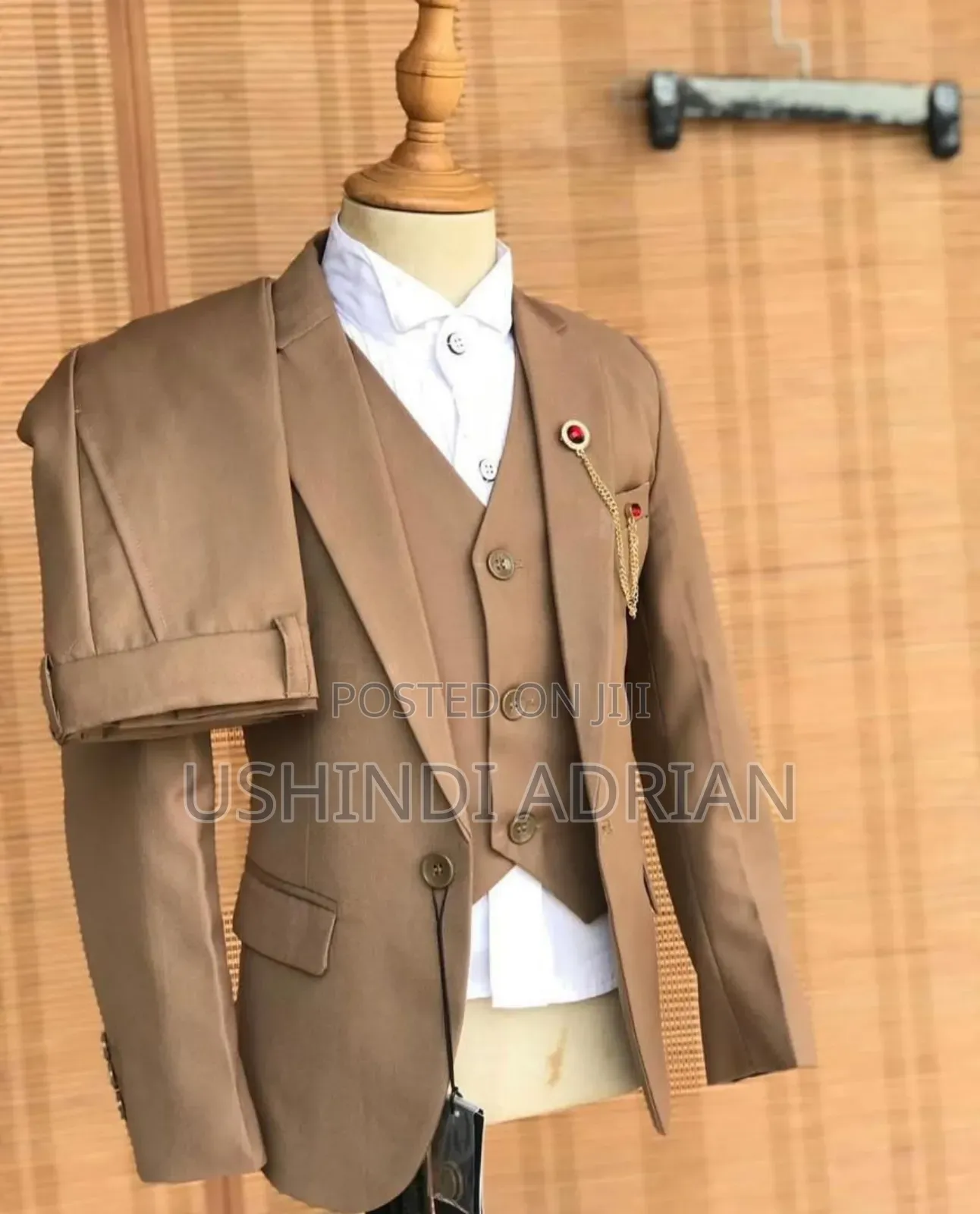 Suti Nadhifu Na Za Kisasa Kwa Watoto Wako