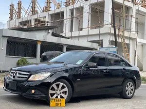 Mercedes-Benz C200 2012 Black