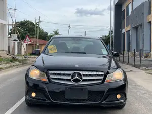 Mercedes-Benz C200 2012 Black