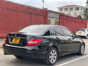 Mercedes-Benz C200 2012 Black