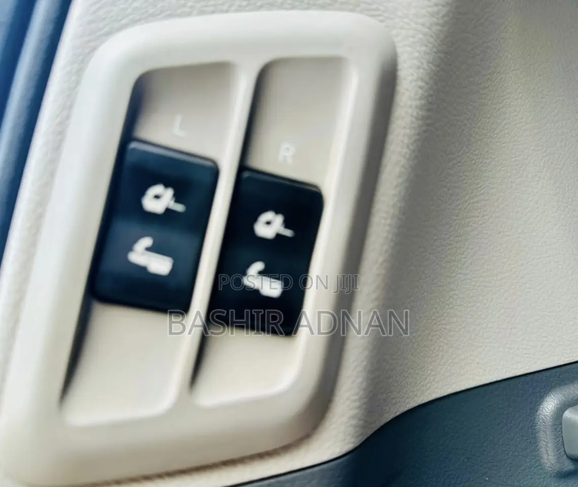 Toyota Land Cruiser Prado 2.7 i 2011 Black