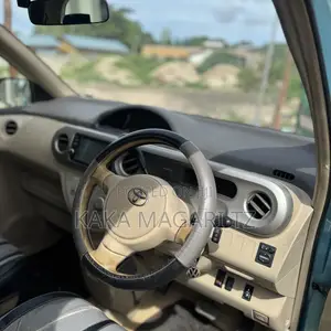 Toyota Porte 2004 Blue