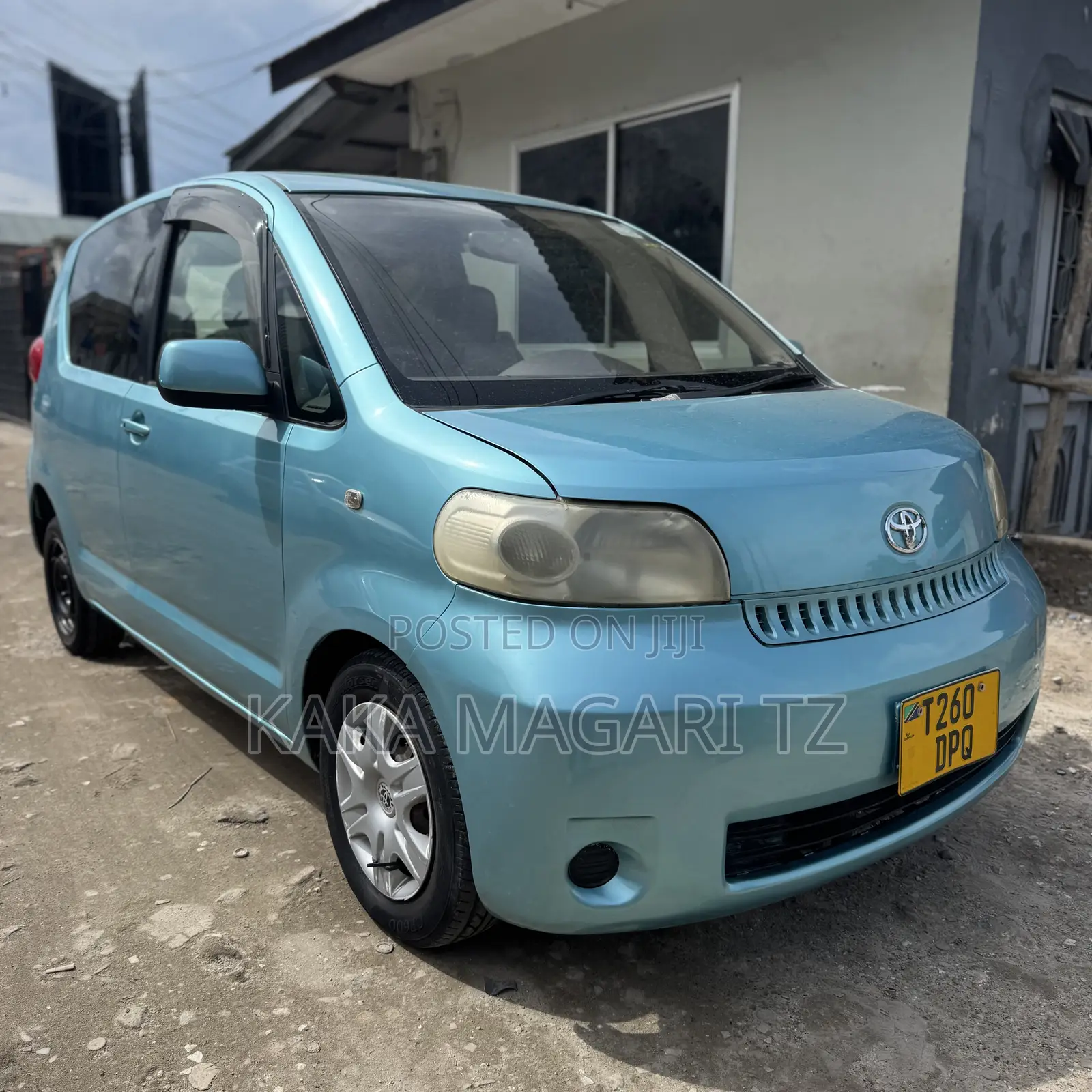 Toyota Porte 2004 Blue