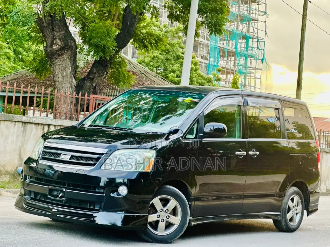 Toyota Noah 2.0 143hp FWD (7 Seater) 2007 Black