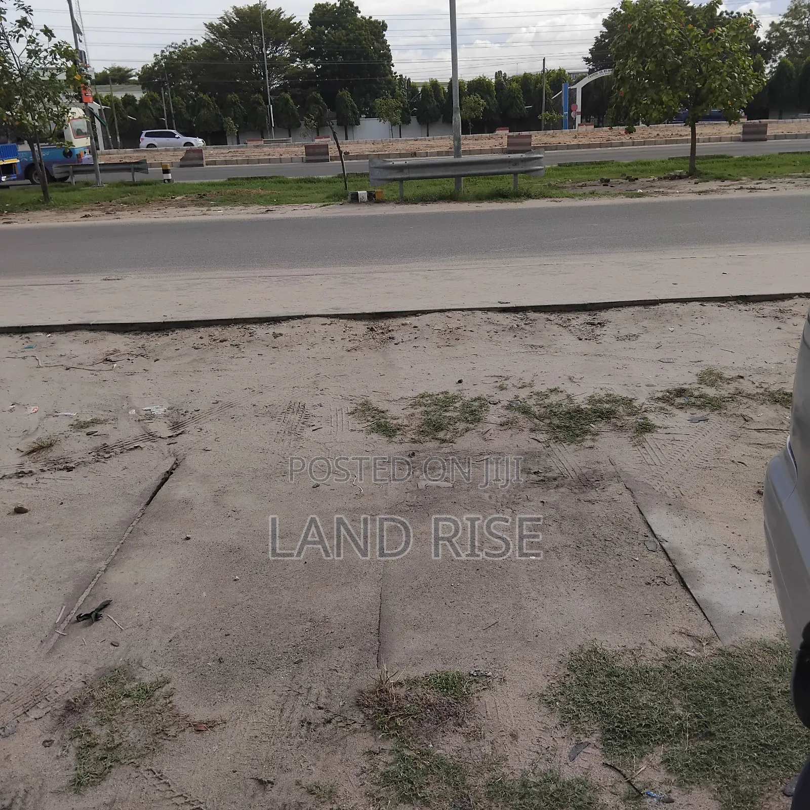 Showroom/ Yard for Rent Bagamoyo Road