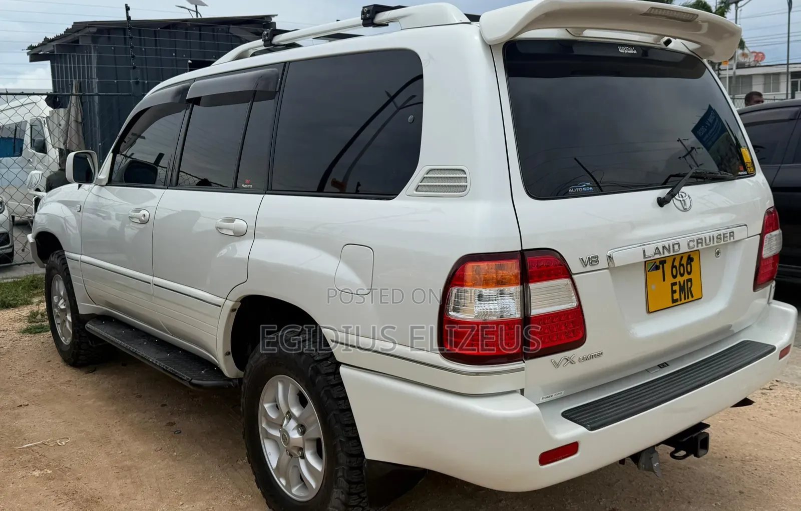 Toyota Land Cruiser 2005 White