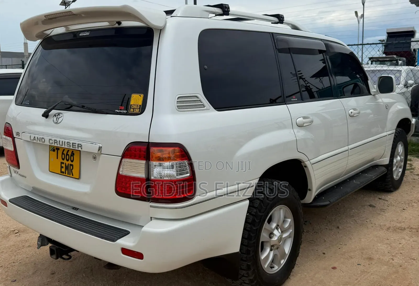 Toyota Land Cruiser 2005 White