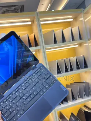 Laptop Lenovo 500e 8GB Intel SSD 128GB