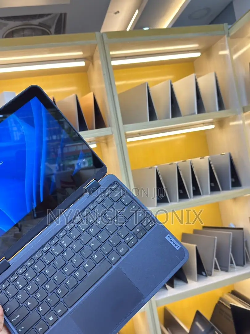 Laptop Lenovo 500e 8GB Intel SSD 128GB