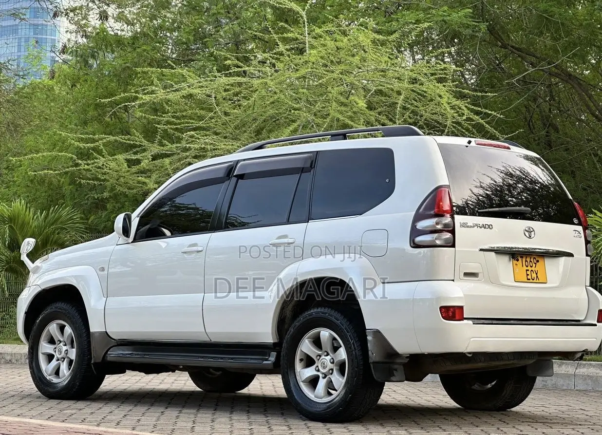 Toyota Land Cruiser Prado 2006 White