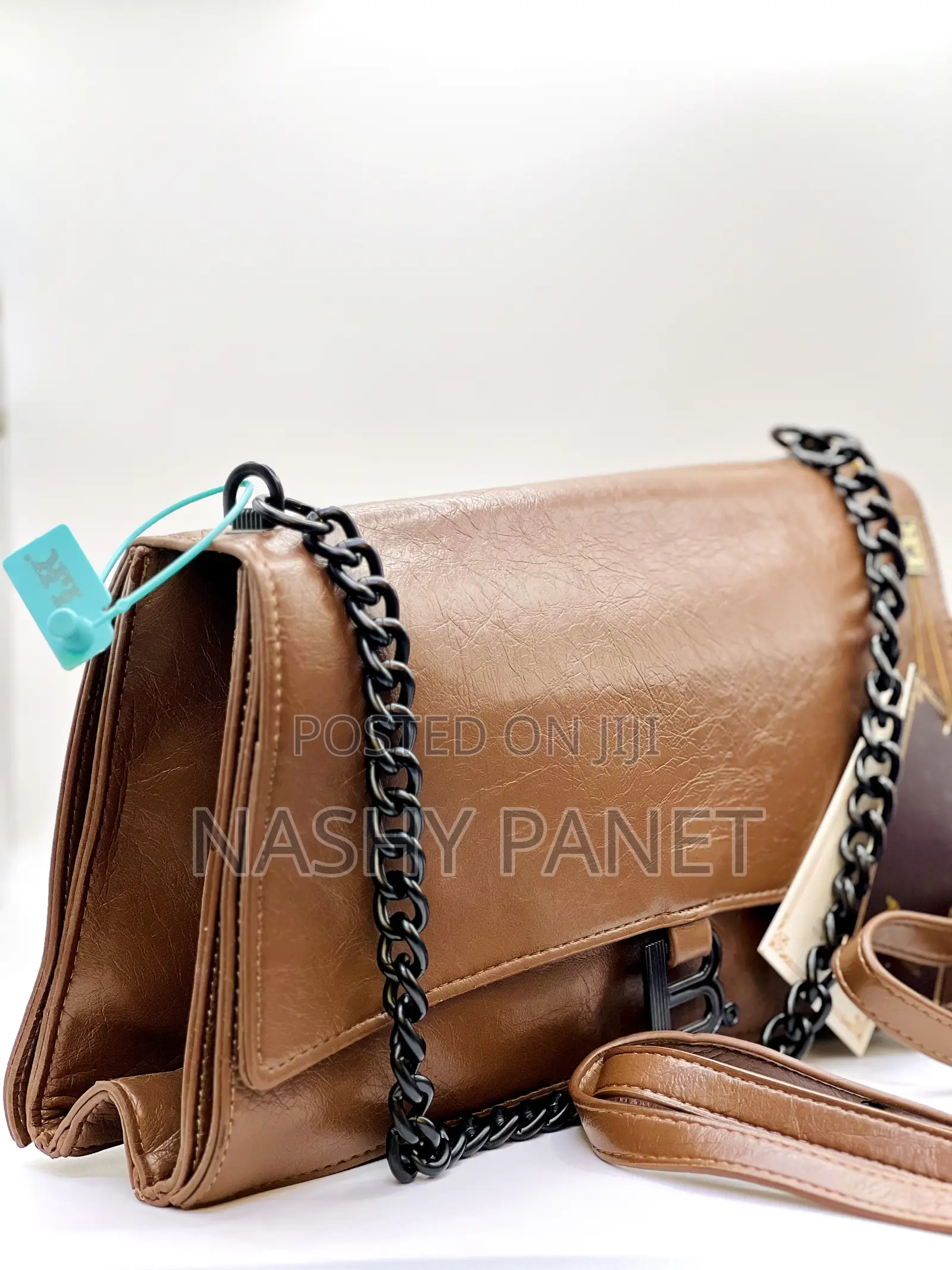 B Lk Fashion Handbag