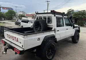 Toyota Land Cruiser 2026 White