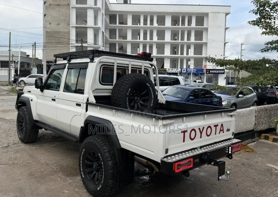 Toyota Land Cruiser 2026 White
