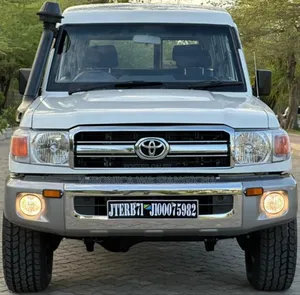 Toyota Land Cruiser 2015 White