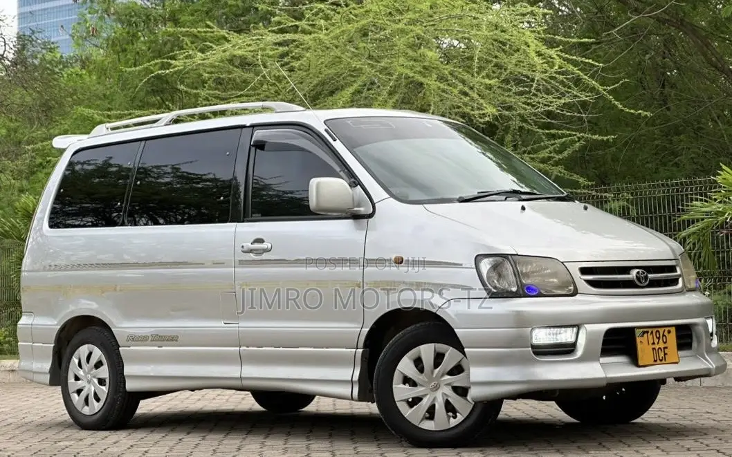 Toyota Noah 2002 Silver