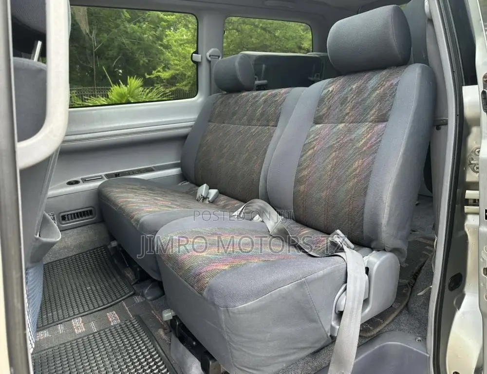 Toyota Noah 2002 Silver