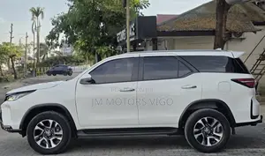 Toyota Fortuner 2023 White