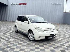 Toyota IST 2003 White