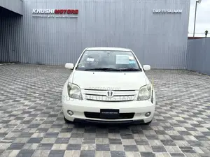 Toyota IST 2003 White
