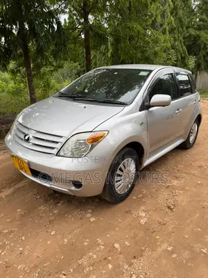 Toyota IST 2006 Silver