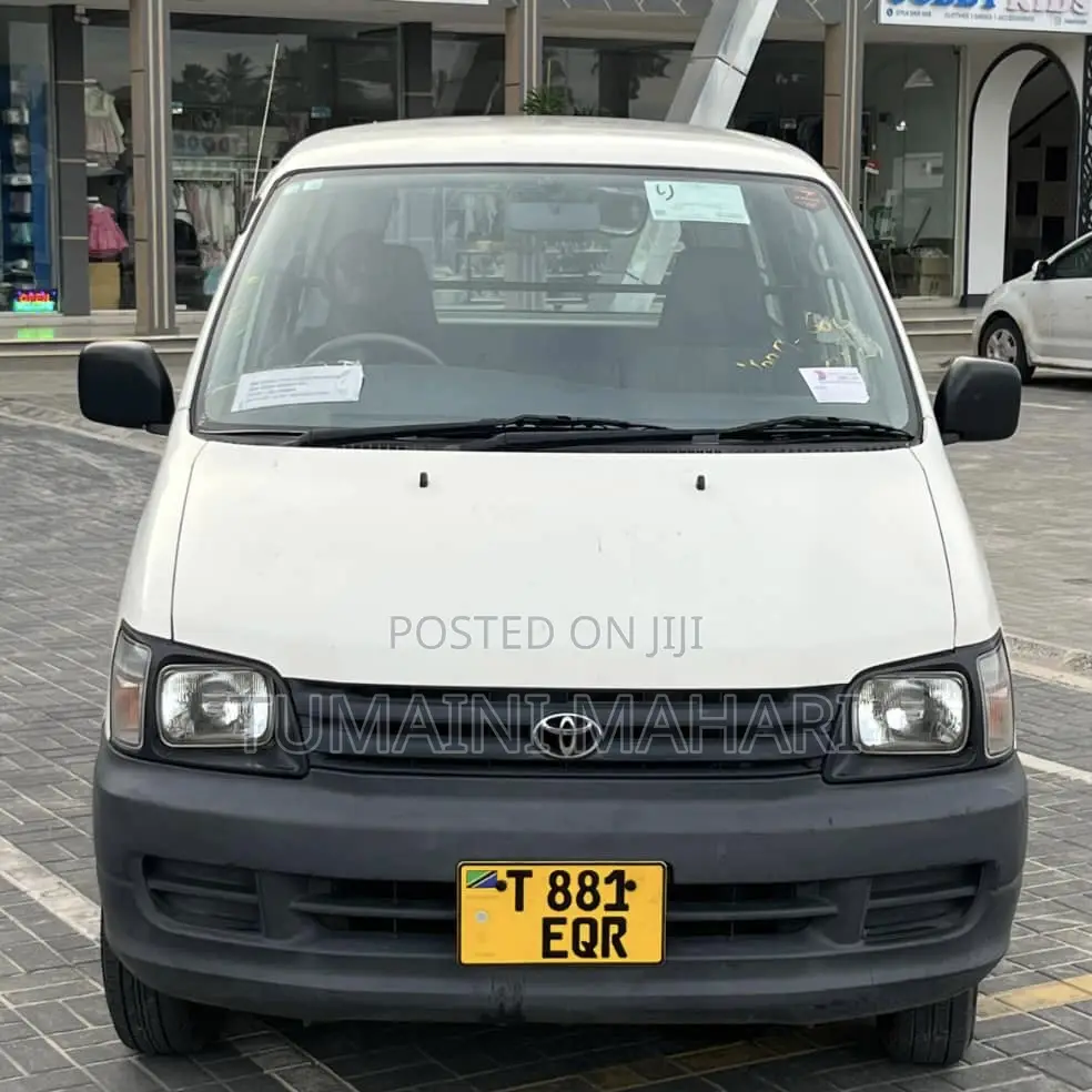 Toyota Noah 2001 White