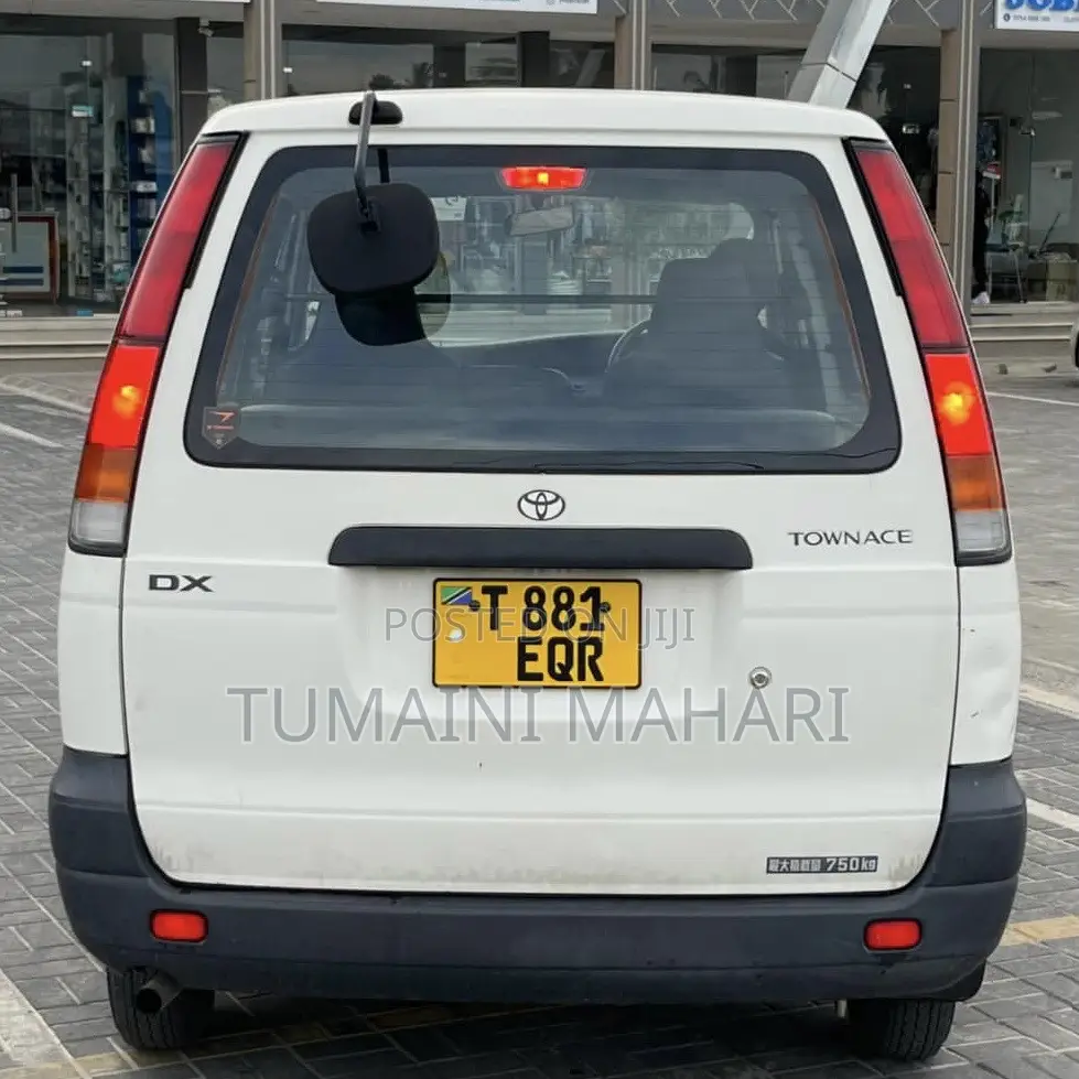 Toyota Noah 2001 White
