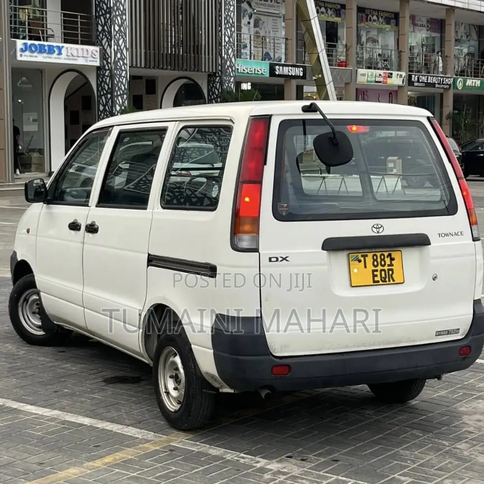 Toyota Noah 2001 White