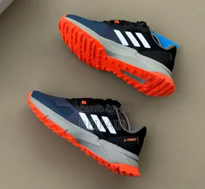 Adidas Sneakers Kali Mpya