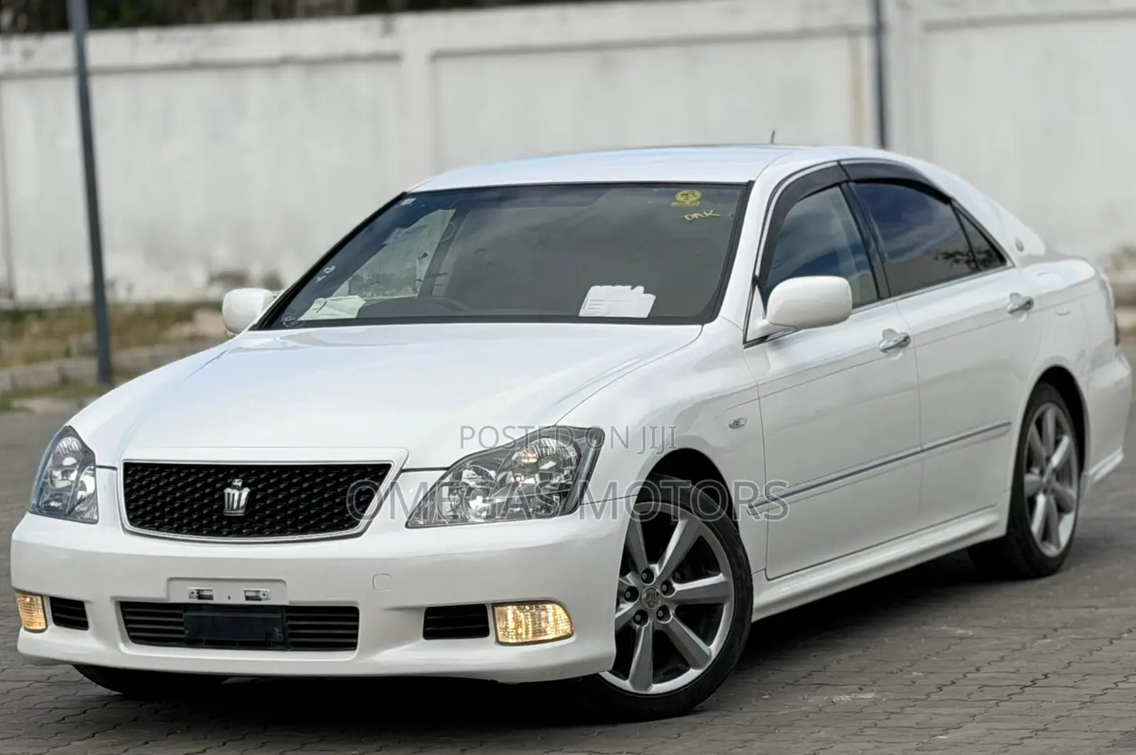 Toyota Crown 2006 White