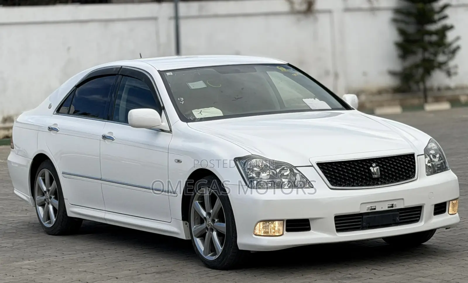 Toyota Crown 2006 White