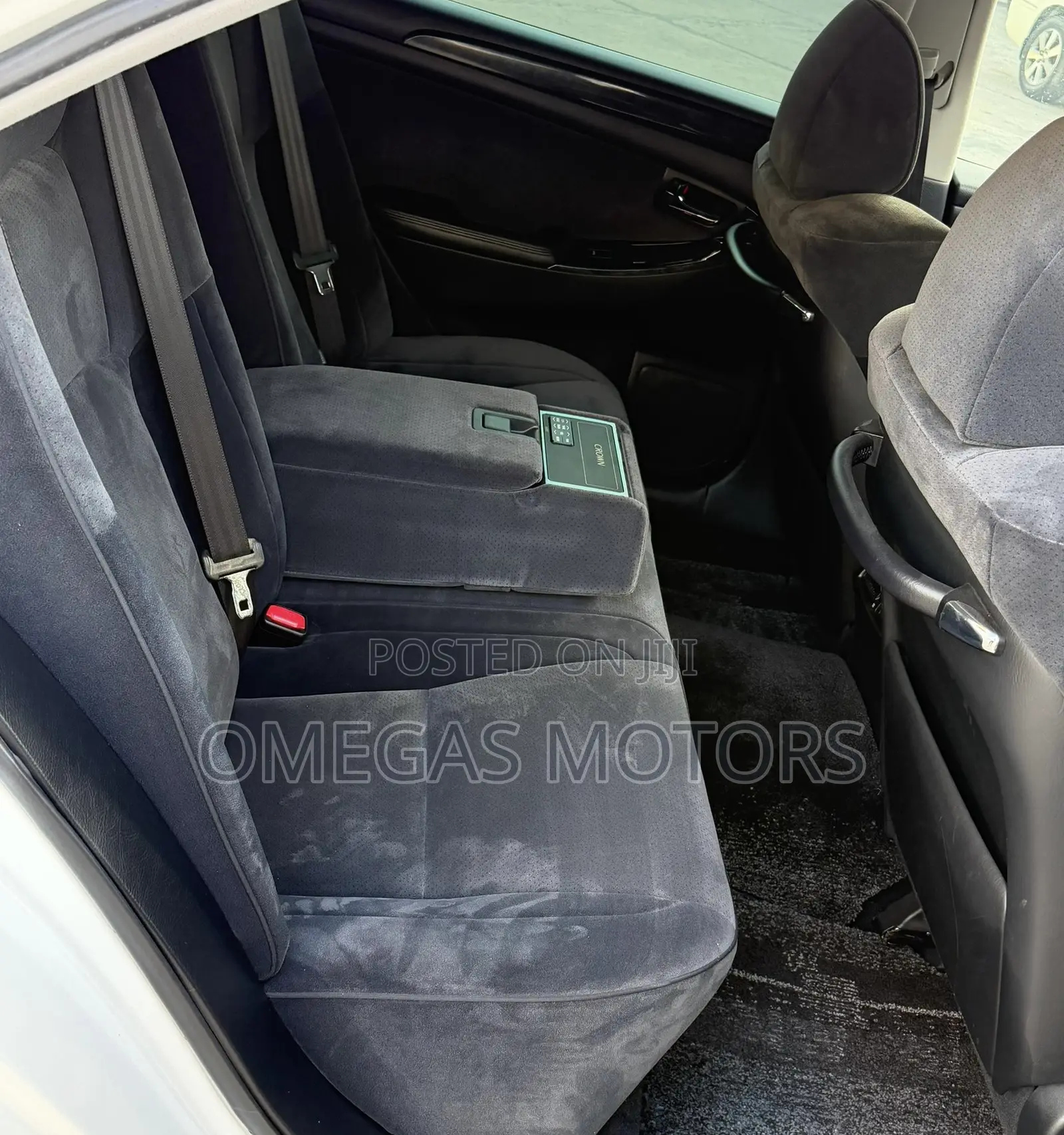 Toyota Crown 2006 White