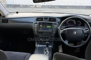 Toyota Crown 2006 White