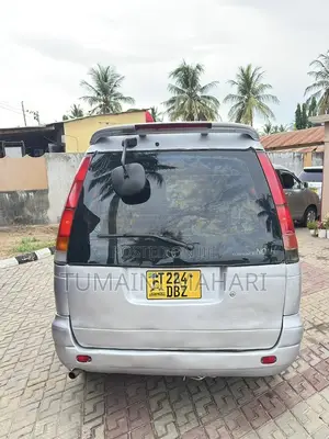 Toyota Noah 2001 Silver