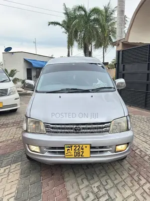 Toyota Noah 2001 Silver