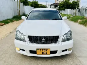 Toyota Crown Royale 2005 White