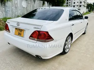 Toyota Crown Royale 2005 White