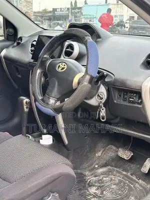Toyota IST 2004 Silver