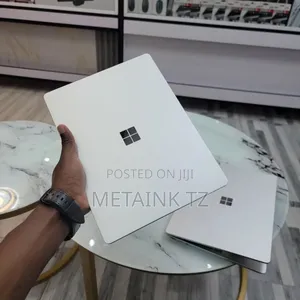Laptop Microsoft Surface Go 8GB Intel Core i5 SSD 256GB