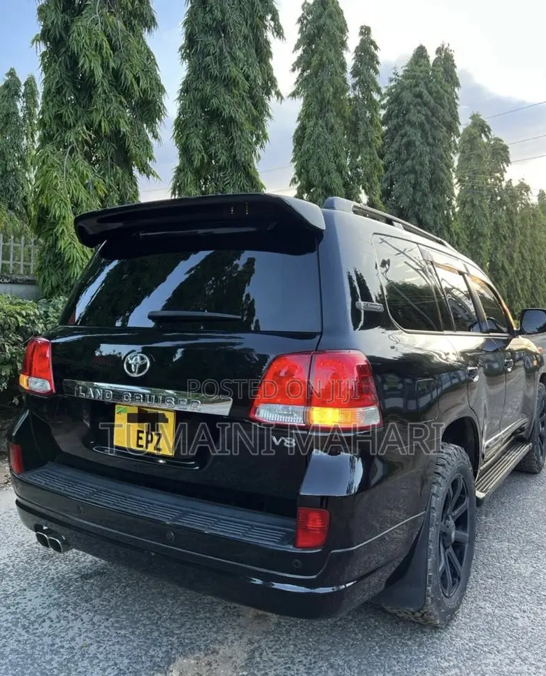 Toyota Land Cruiser 2021 Black