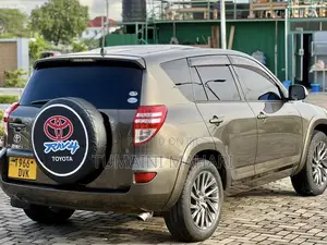 Toyota RAV4 2009 Green