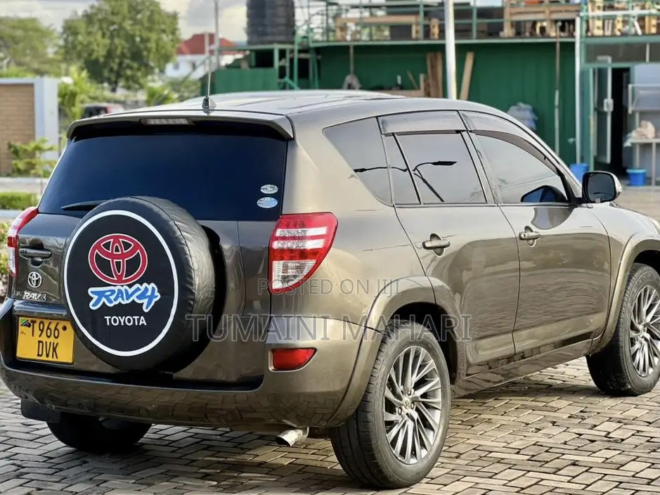 Toyota RAV4 2009 Green