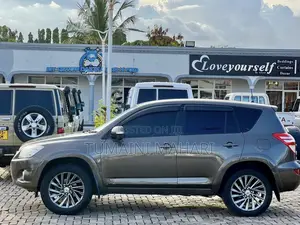 Toyota RAV4 2009 Green