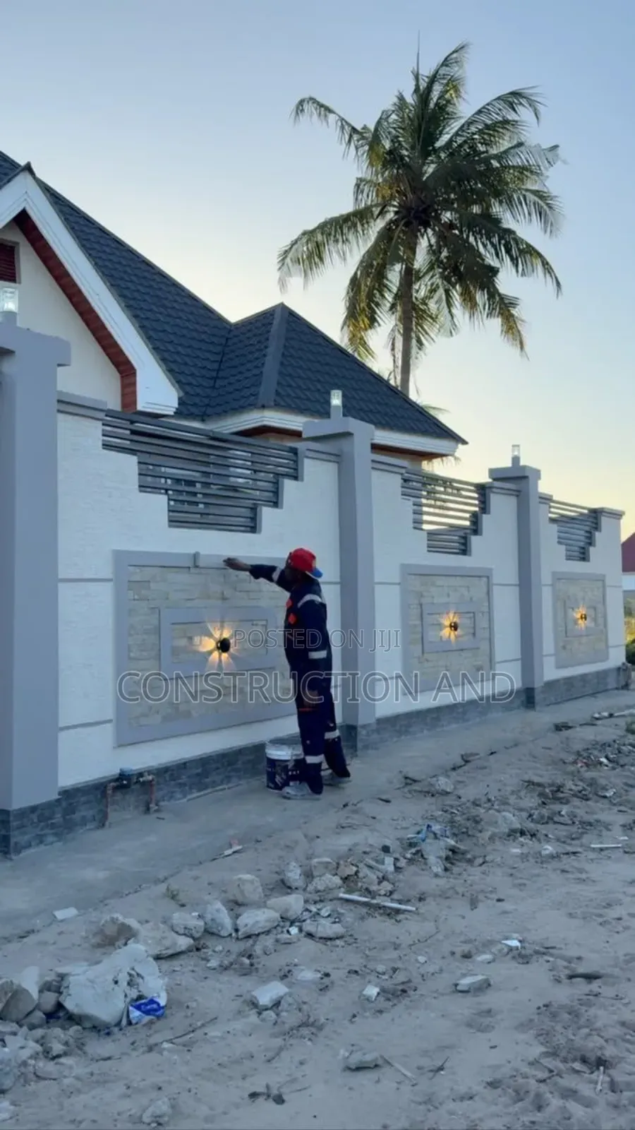 Upendezeshaji Wa Nyumba Na Rangi Tofauti Na Za Kuvutia
