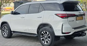 Toyota Fortuner 2023 White