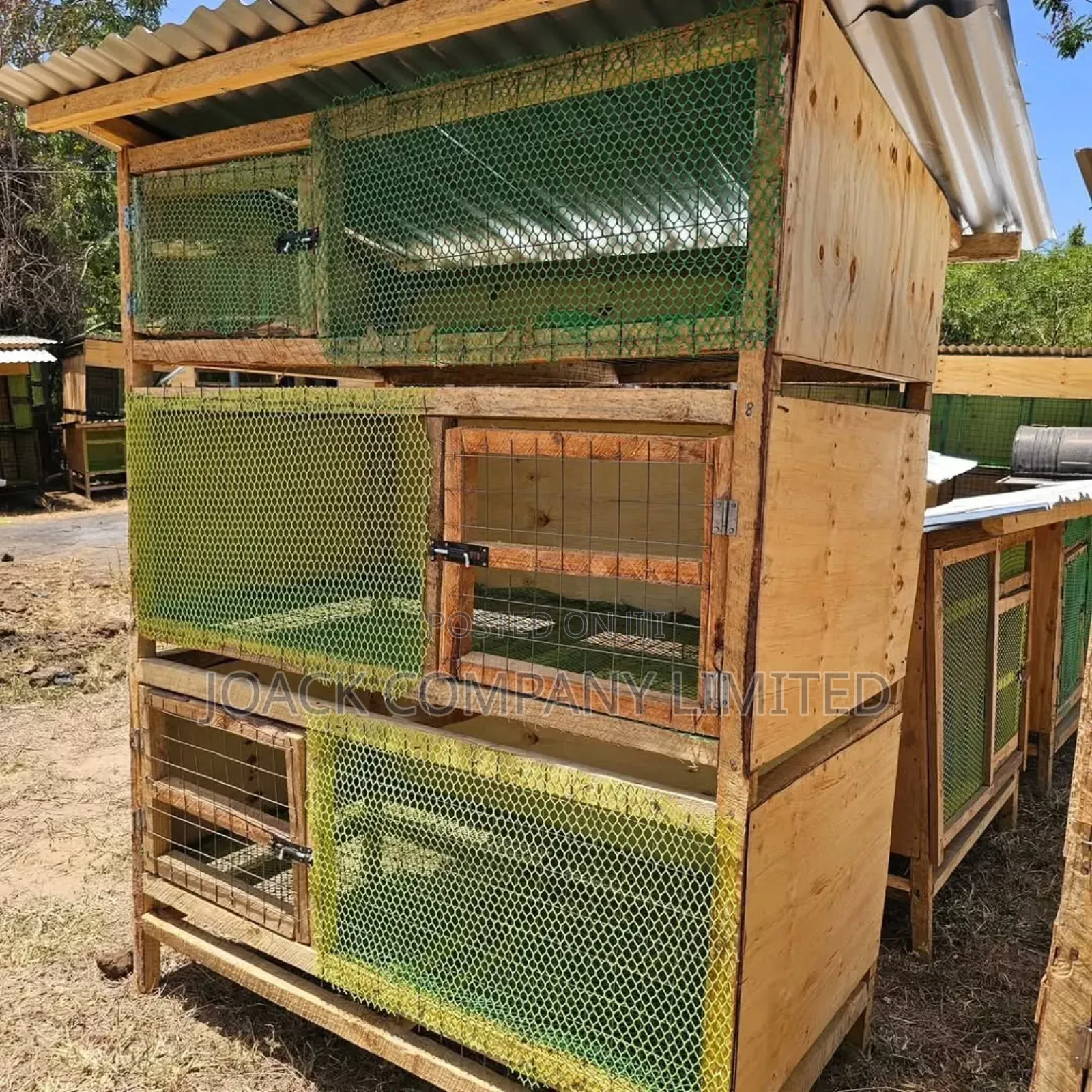 Mabanda Ya Kuku Ya Kuhamishika/ Movable Livestock Houses